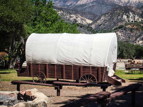 Covered Wagon Photo Gallery 1